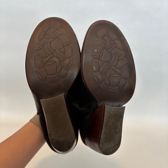 Kork-Ease womens Holmes Wedge Ankle Bootie Black Leather side zip size 8.5 - Picture 9 of 11